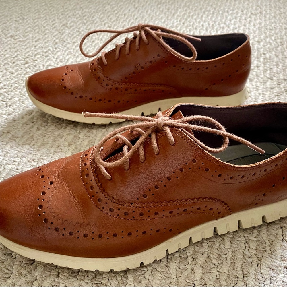 Cole Haan ZEROGRAND caramel size 9B. Good for long thin feet.Used few times.
